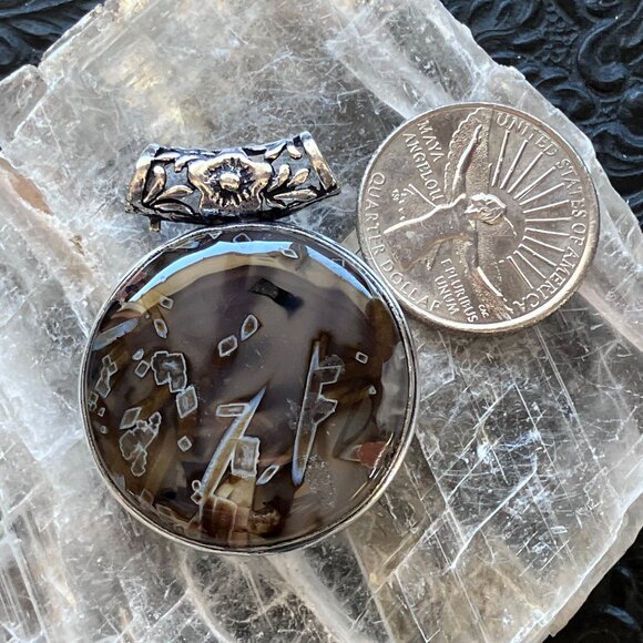 Round Stick Agate Letter F Scene Stone Crystal Jewelry Pendant - Picture 8 of 9